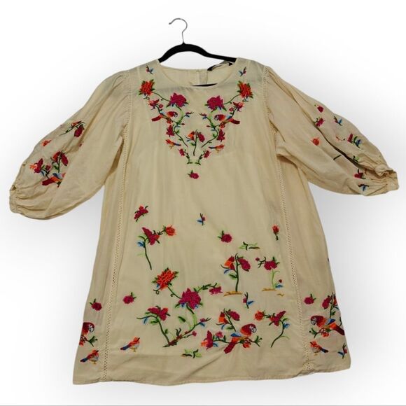 Zara Premium Embroidered Parrots Red and Cream Resort Mini Dress Crew Neck Sz L - Picture 3 of 10
